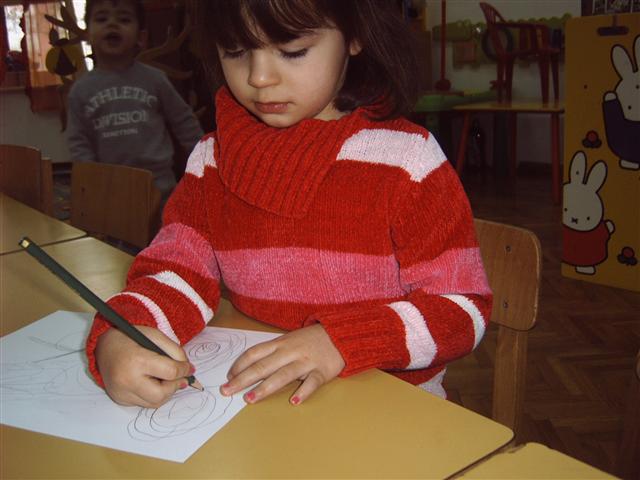 Dječje šaranje i crtanje-znakovi bitni za razvoj govora,
pisanja i mišljenja - slika broj: 3